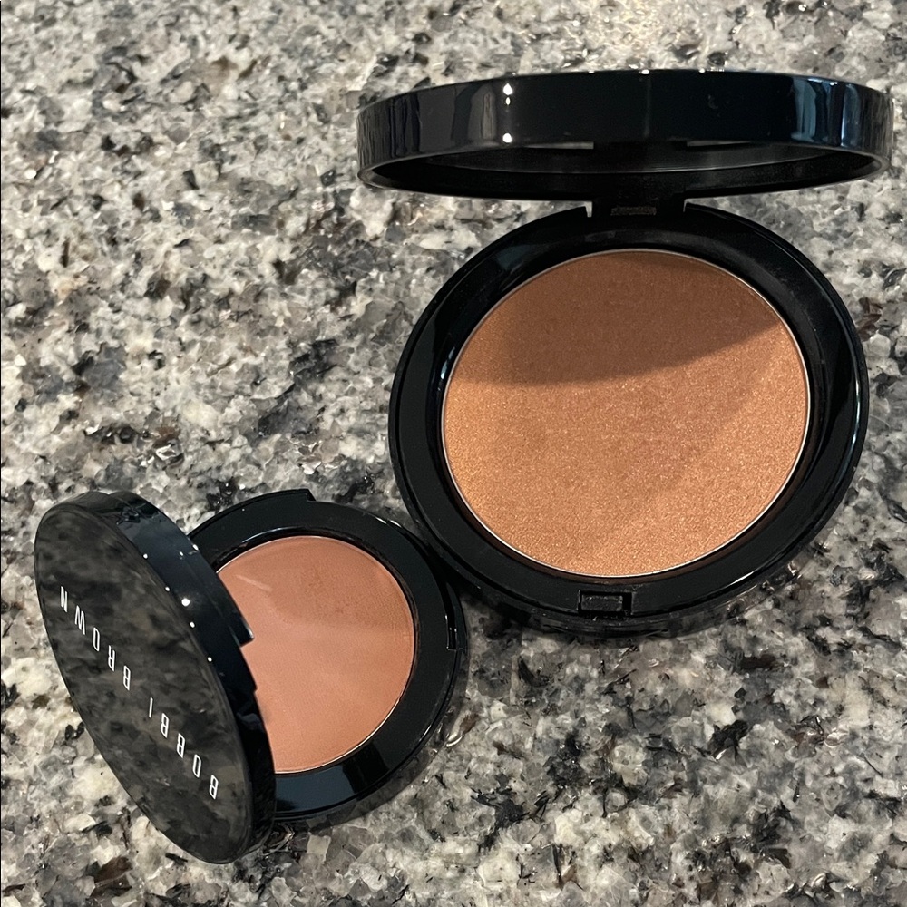 Bobbi Brown Bronzing Duo - Big, Illuminating Bronzing Powder Aruba 4, Small, M2
